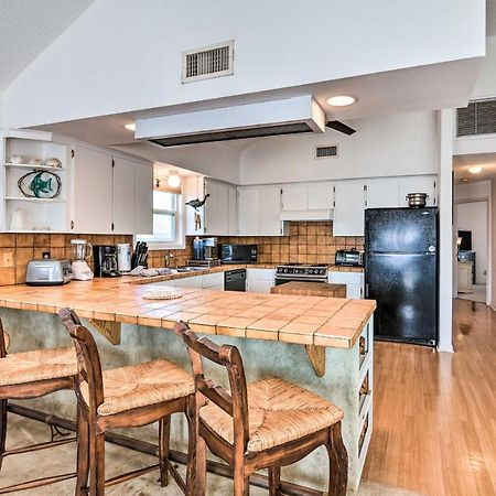Sea Isle Galveston Getaway Less Than 1 Mile To Beach! Eksteriør billede