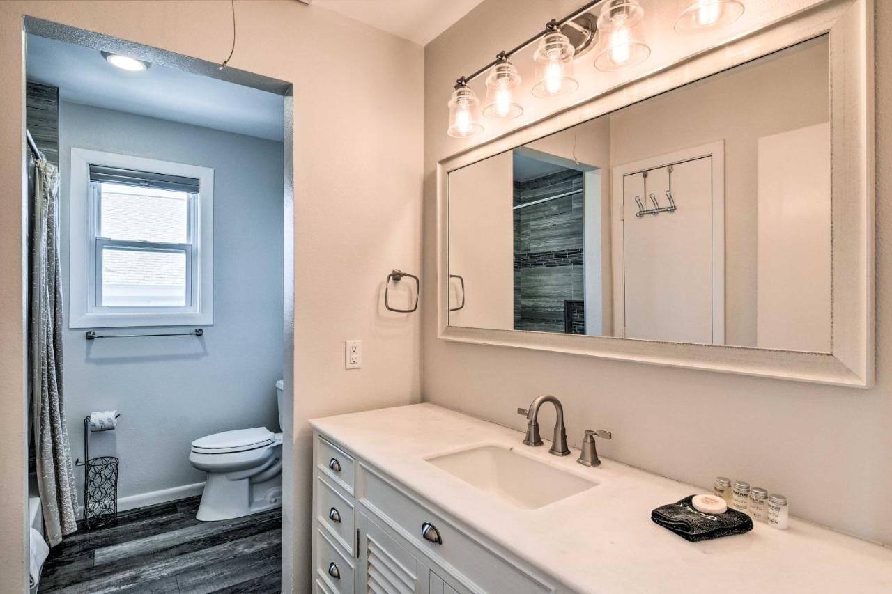 Sea Isle Galveston Getaway Less Than 1 Mile To Beach! Eksteriør billede